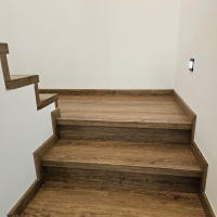 Vinylové schody s nosem BUKOMA Dub Wild